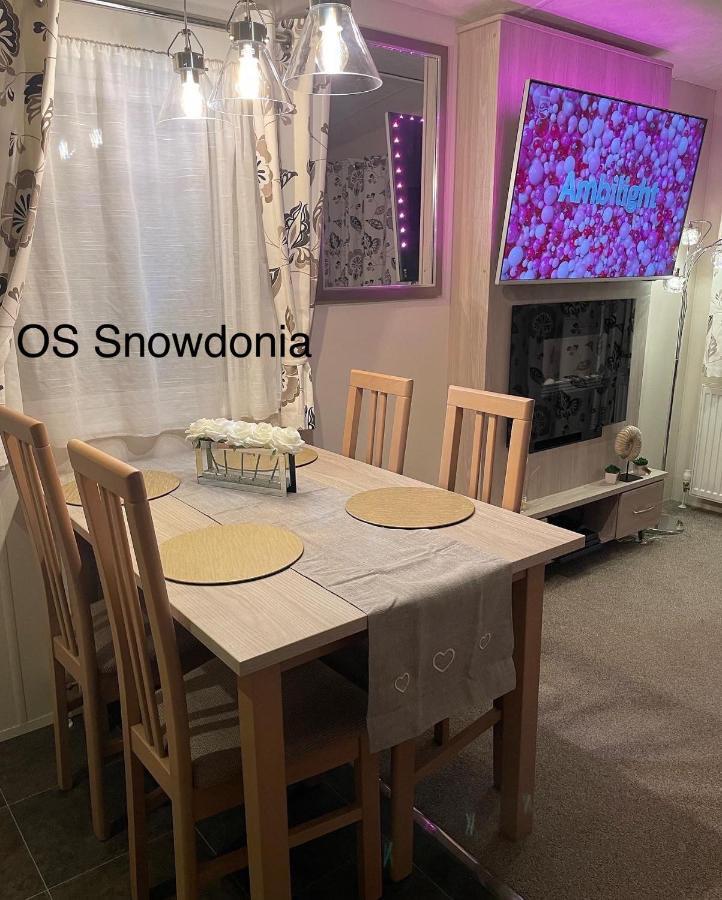 Snowdonia Holidays Caravan Hire - Aberdunant Park - 111 Silver Birch Porthmadog Dış mekan fotoğraf